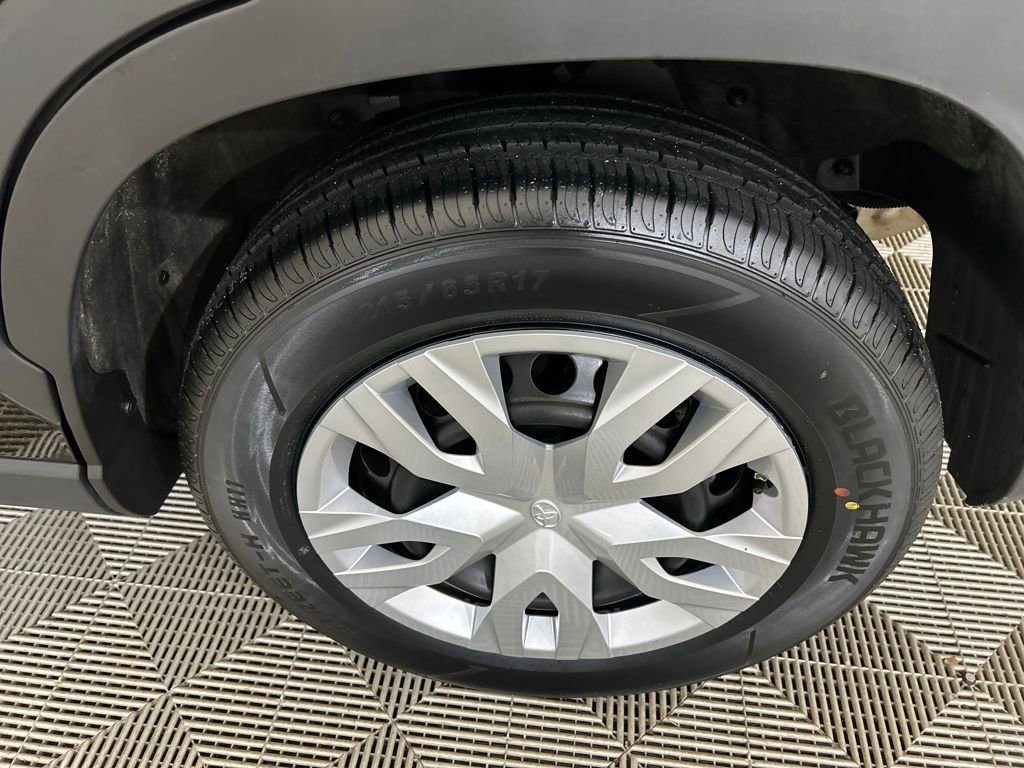 Used 2023 Toyota Corolla Cross L image 9