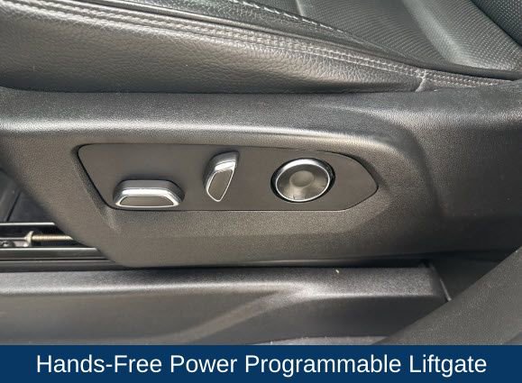 Used 2021 GMC Yukon Denali w/ Denali Premium Package AWD/4WD image 15