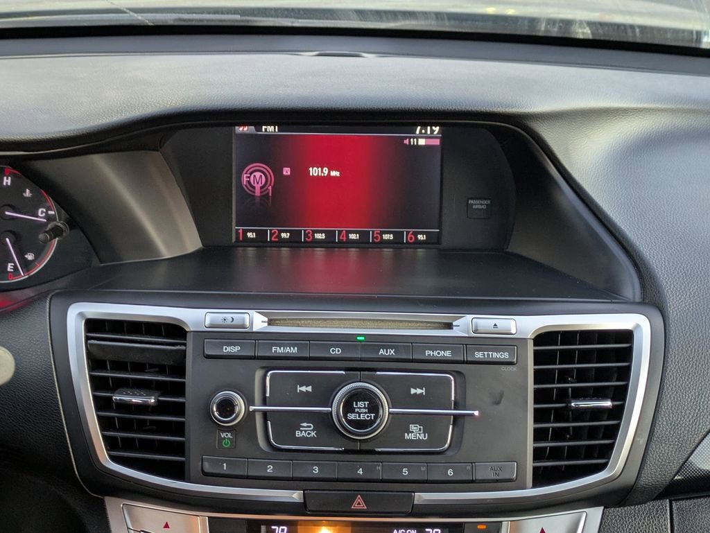 Used 2015 Honda Accord Sport image 17