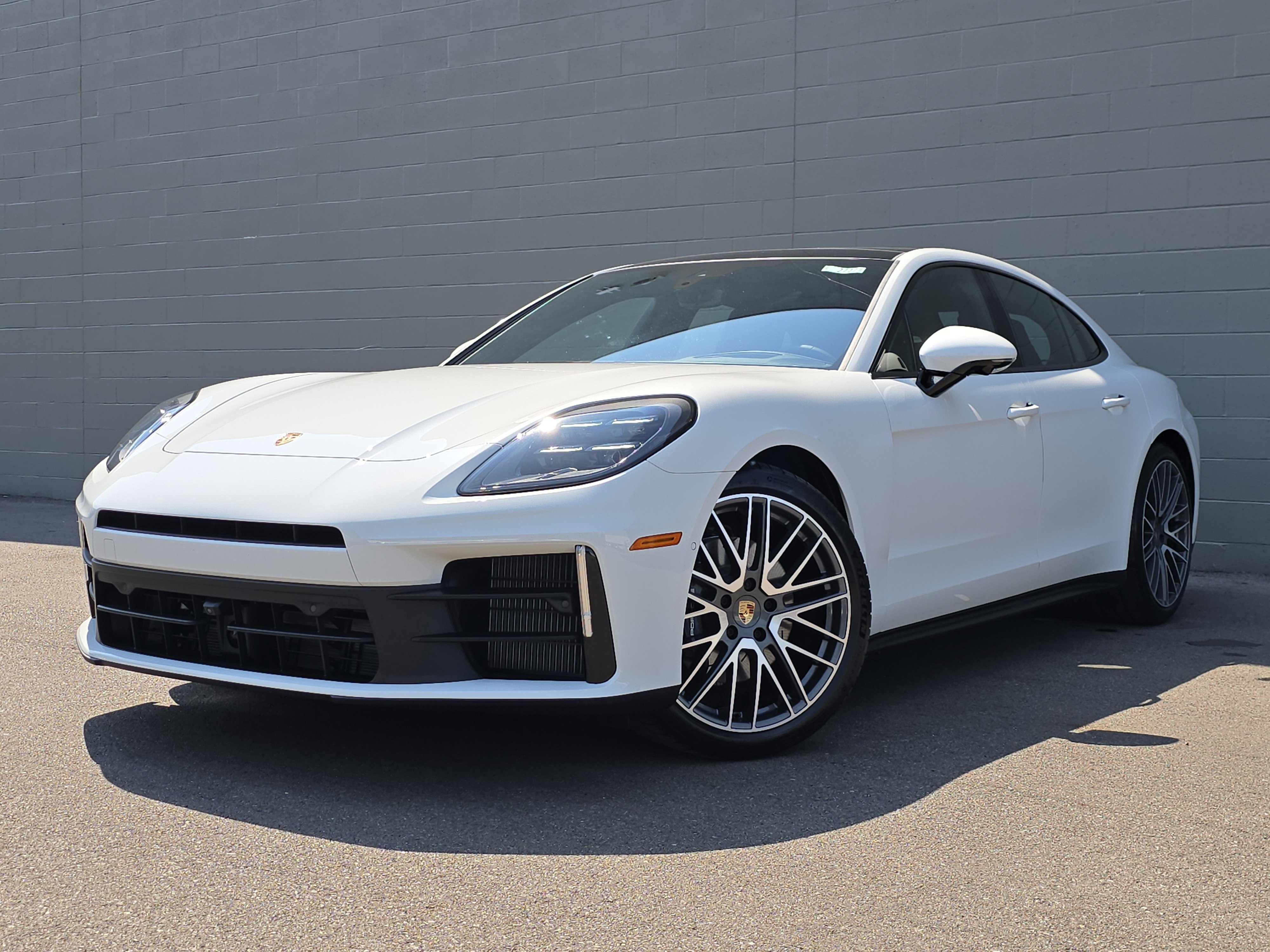 New 2025 Porsche Panamera 4