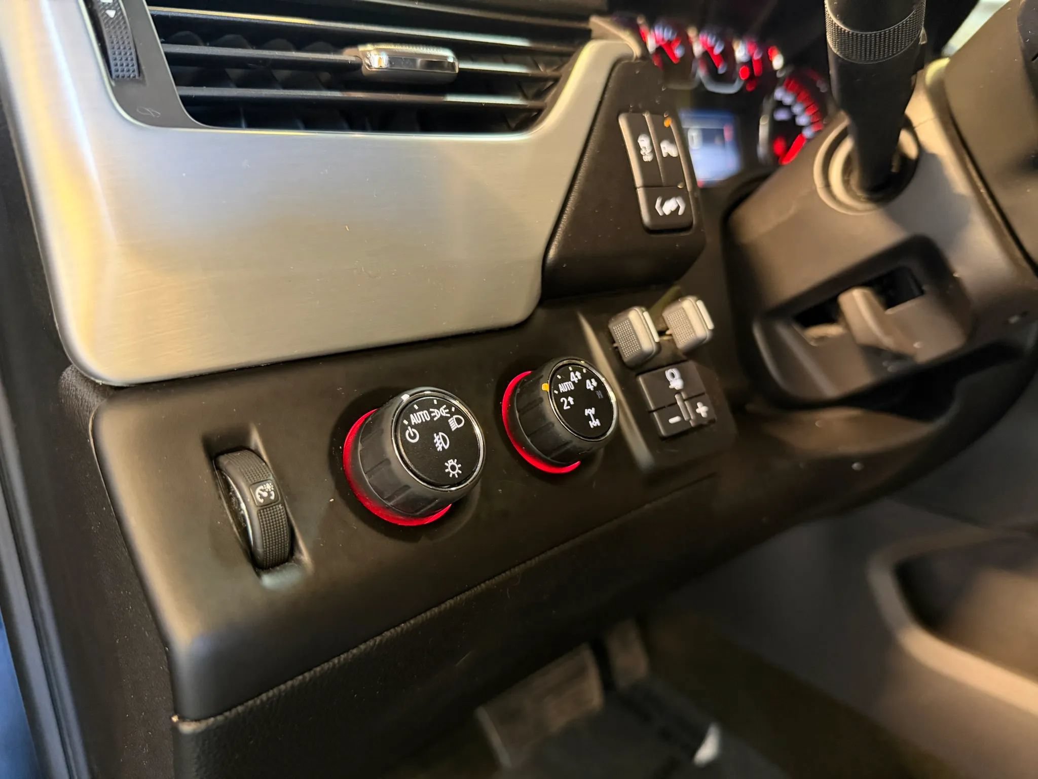 Used 2016 GMC Yukon SLE w/ HD Trailering Package AWD/4WD image 8