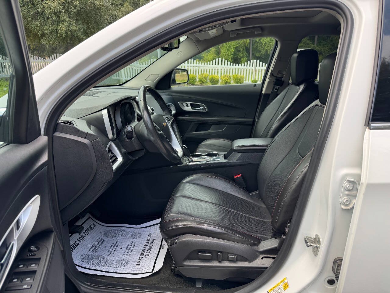 Used 2017 Chevrolet Equinox Premier w/ Enhanced Convenience Package AWD/4WD image 10