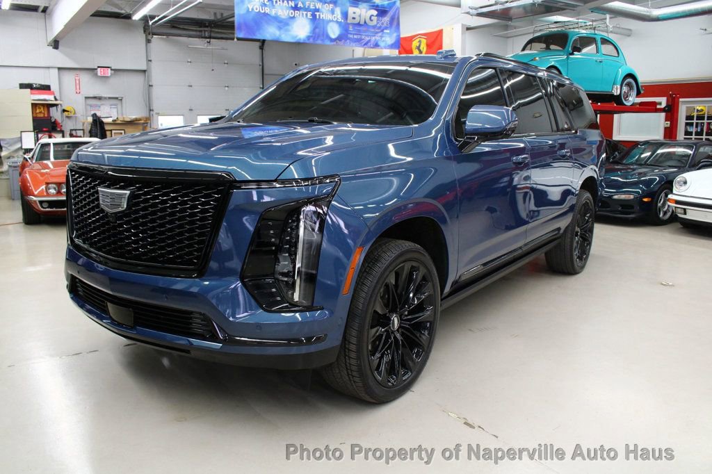 Used 2025 Cadillac Escalade ESV Sport Platinum w/ LPO, ONYX Package image 3