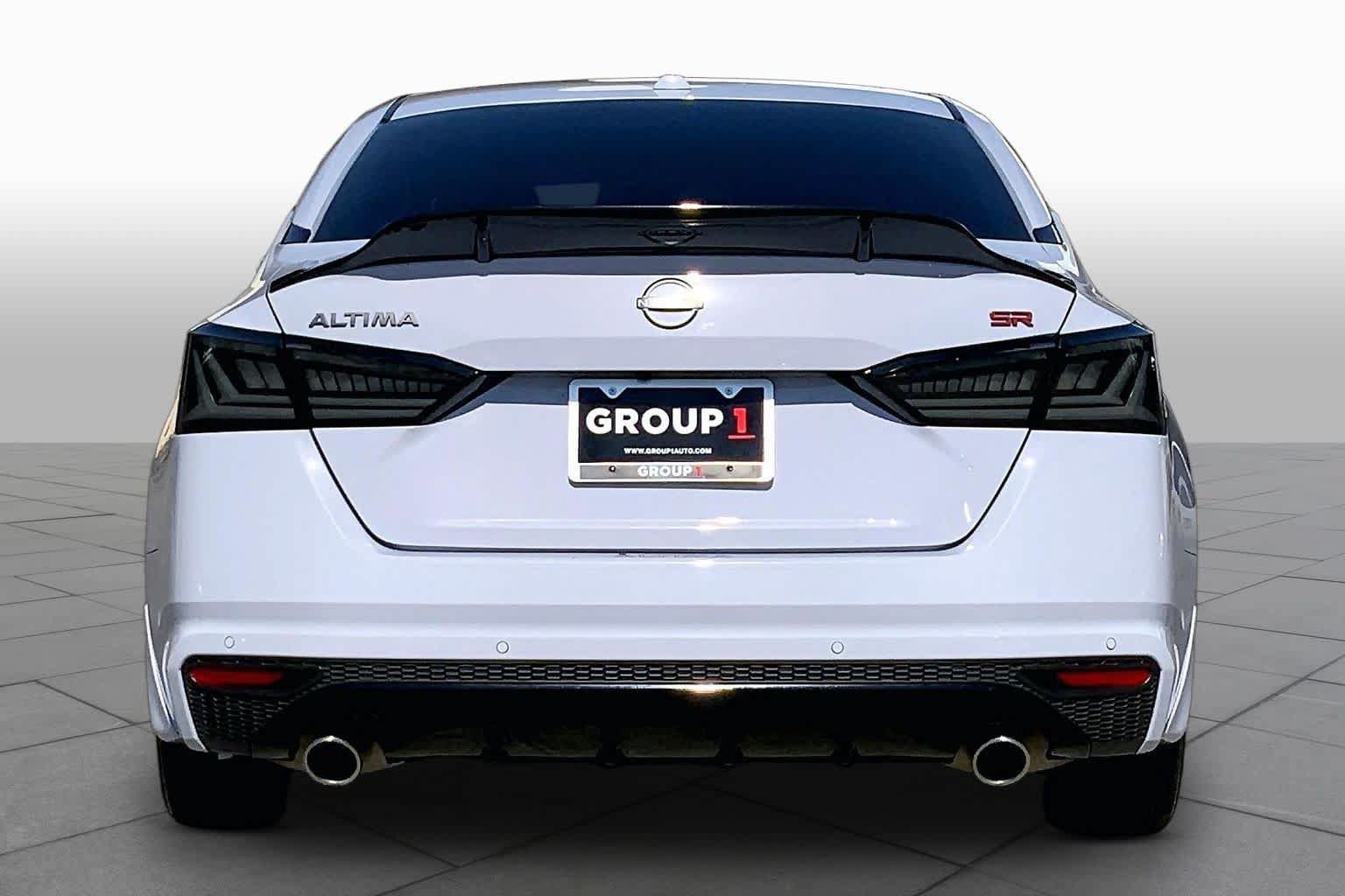 Used 2024 Nissan Altima 2.5 SR w/ SR Premium Package FWD image 5