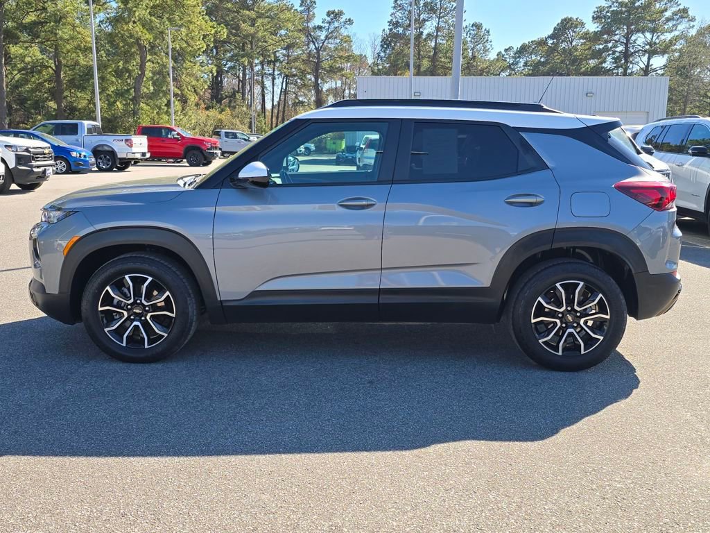 Used 2023 Chevrolet TrailBlazer ACTIV w/ Convenience Package image 2