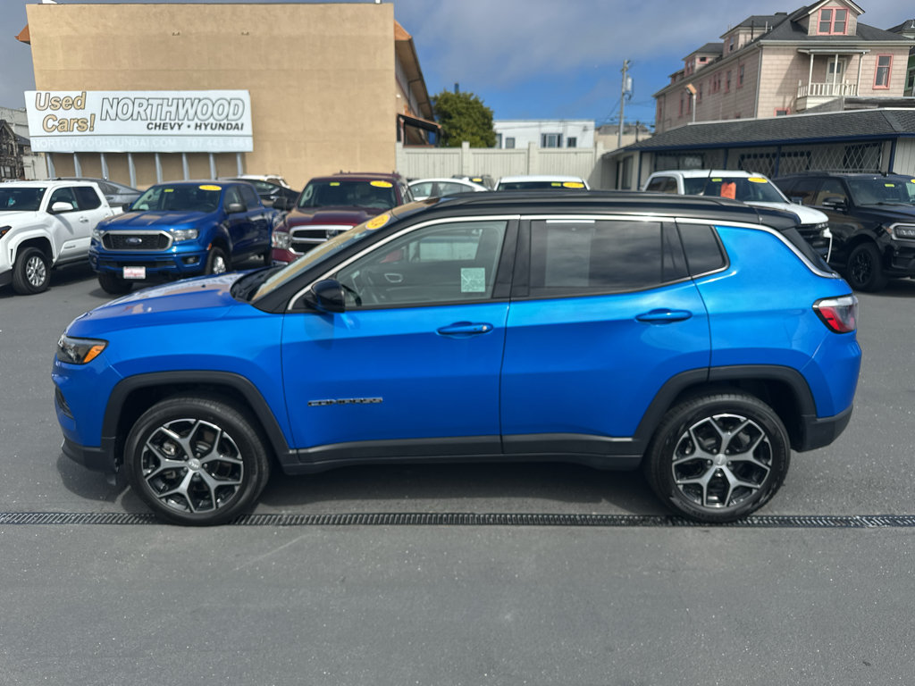 Used 2024 Jeep Compass Limited AWD/4WD image 2
