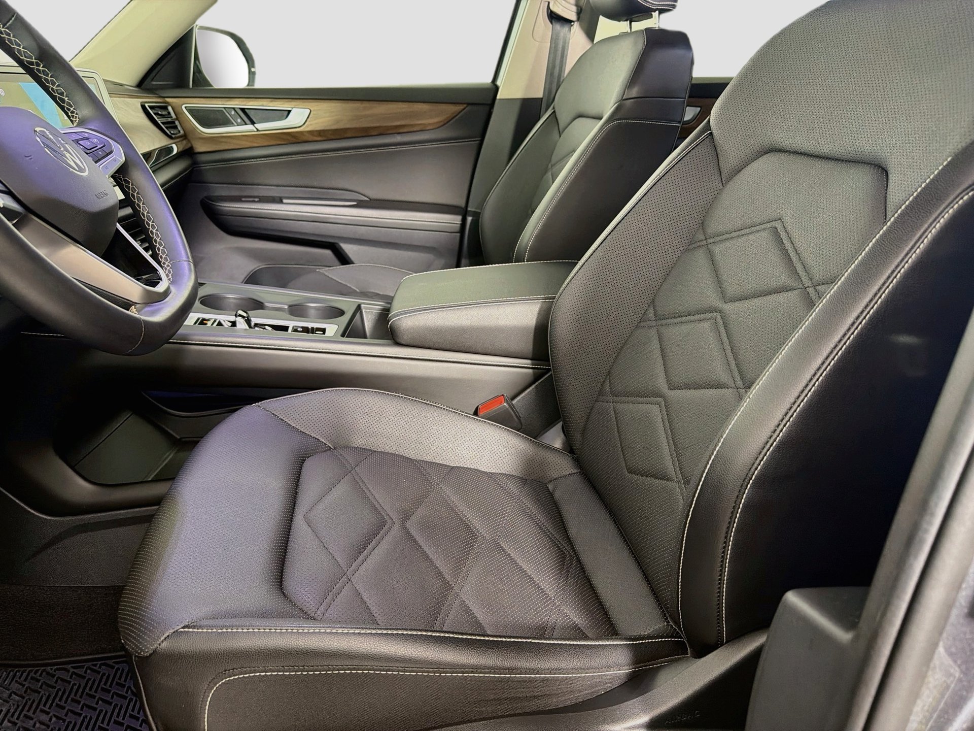 Certified 2024 Volkswagen Atlas SE FWD image 20