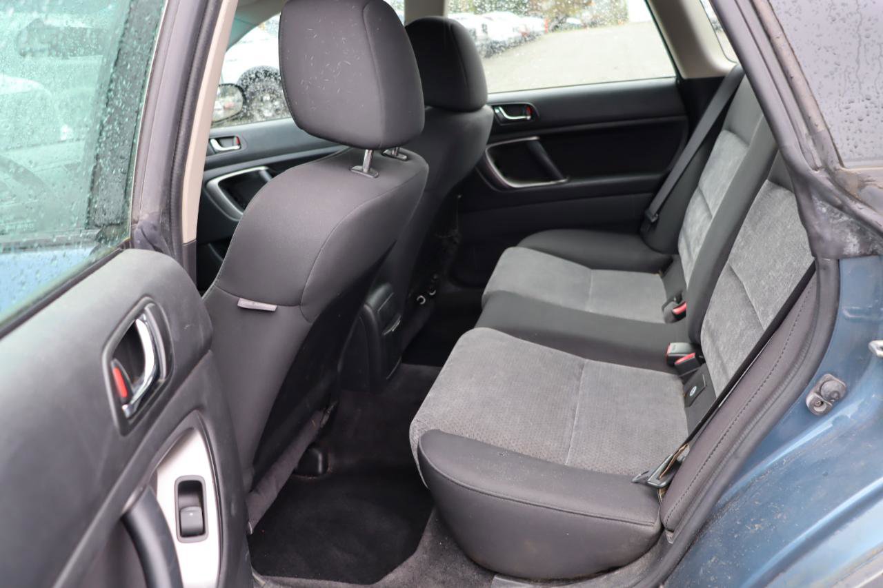 Used 2006 Subaru Outback 2.5i Special Edition AWD/4WD image 7