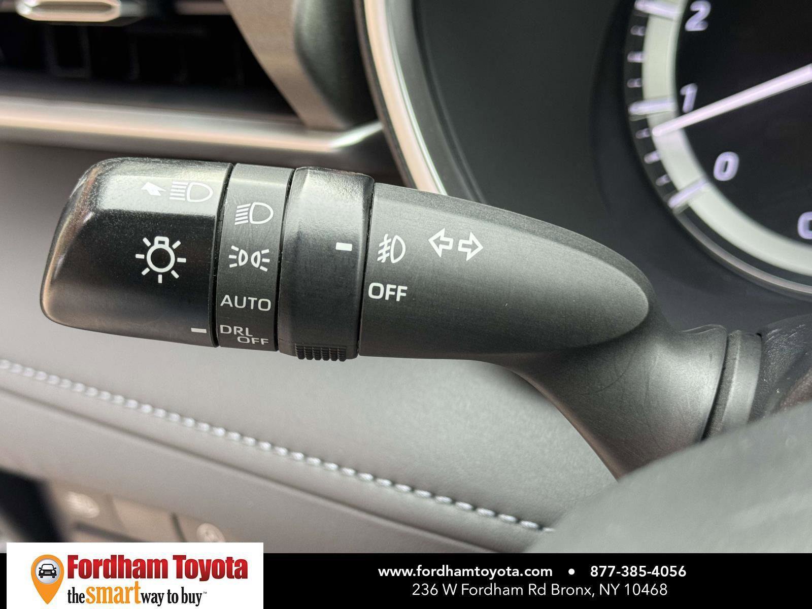 Used 2023 Toyota Highlander XLE image 24