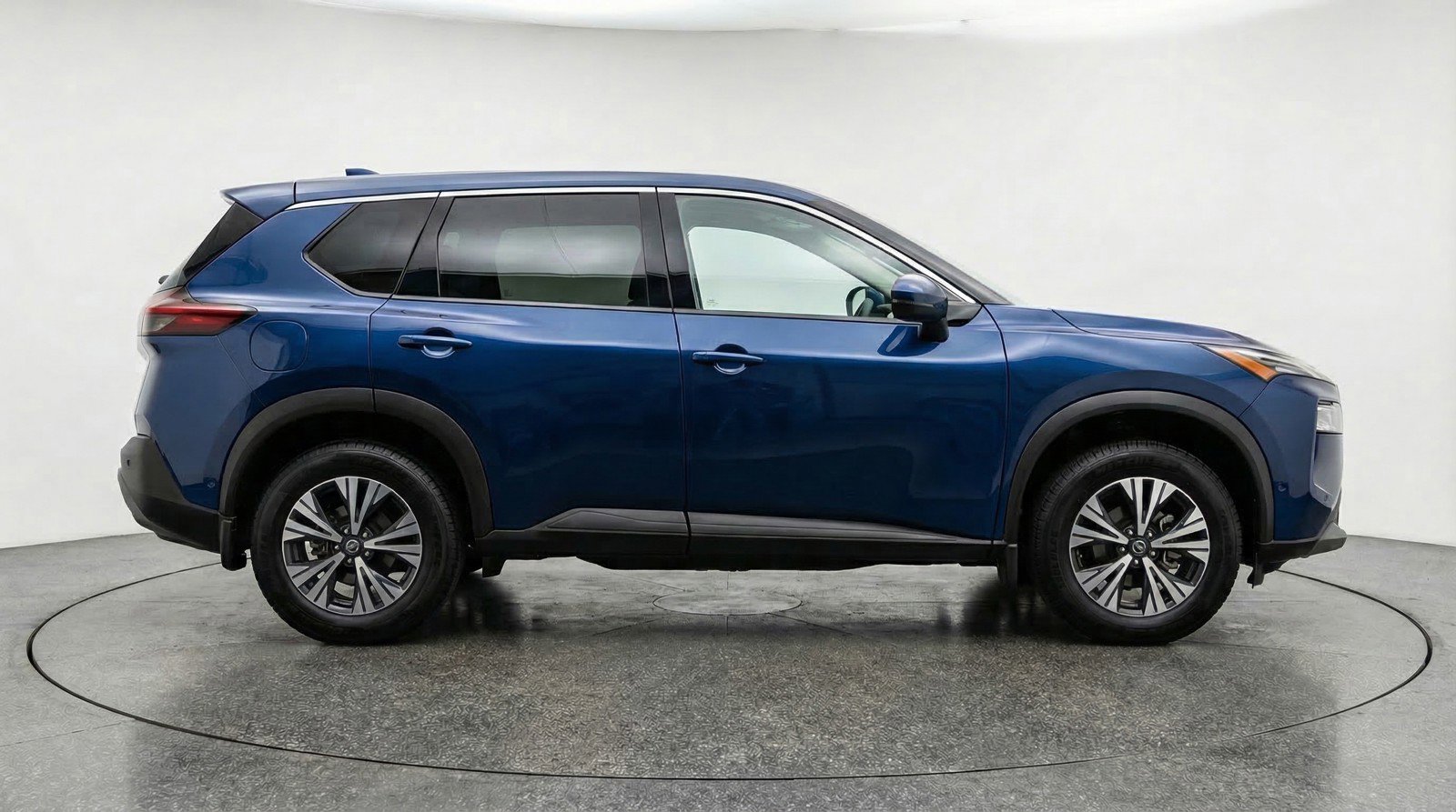 Used 2023 Nissan Rogue SV image 11