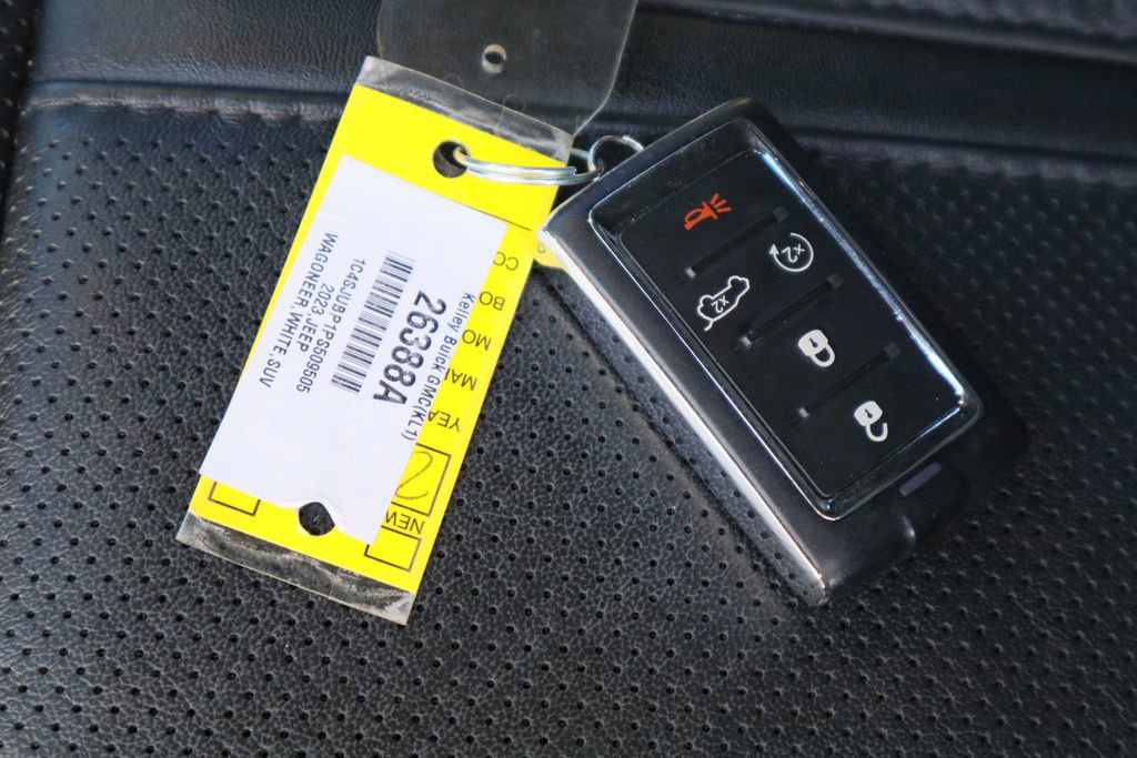 Used 2023 Jeep Wagoneer Series II image 37