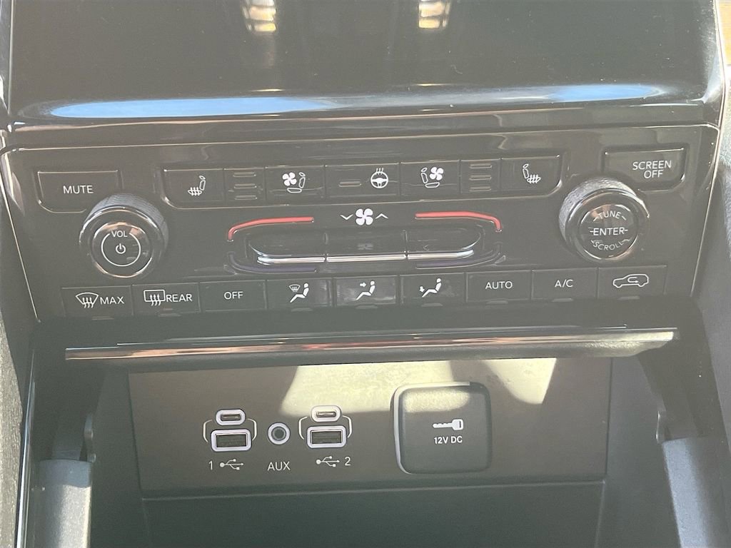 Used 2023 Jeep Grand Cherokee Summit image 16