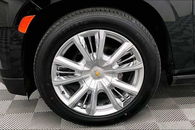 Used 2024 Chevrolet Suburban High Country AWD/4WD image 10
