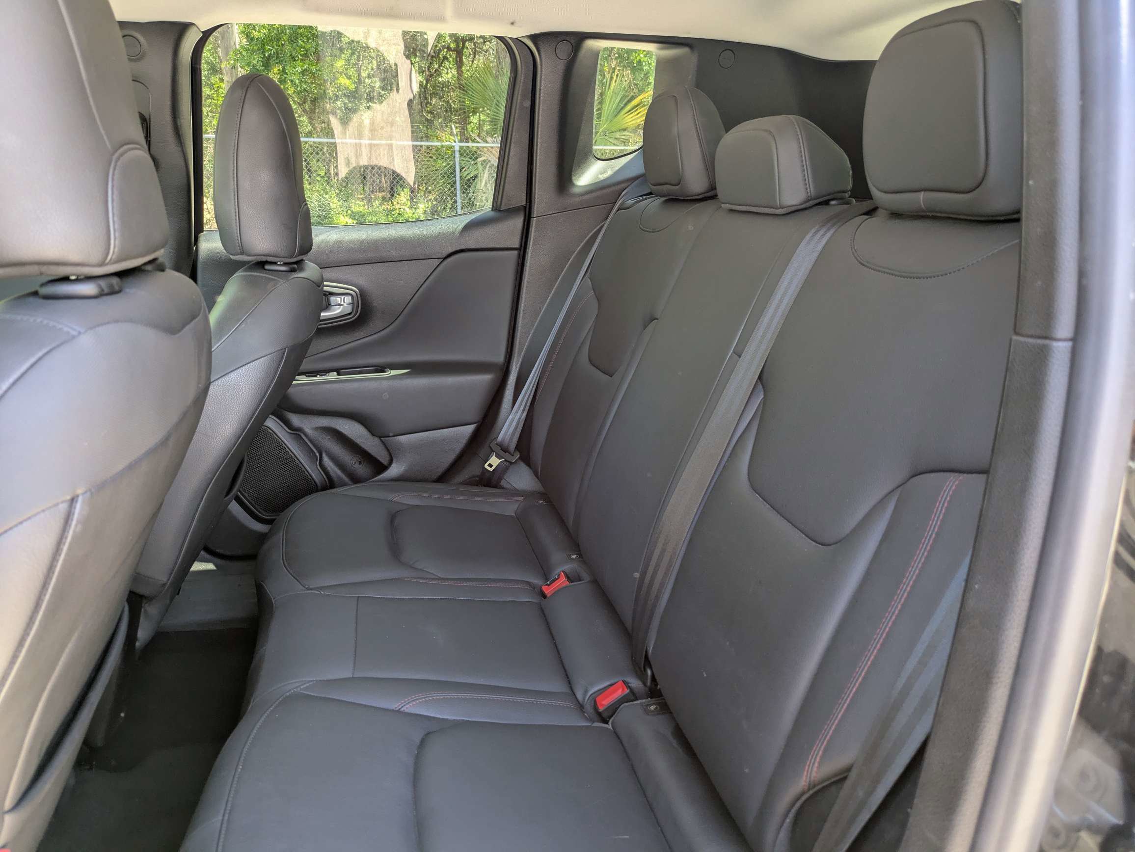 Used 2023 Jeep Renegade Trailhawk w/ Trailhawk Elite Group AWD/4WD image 7
