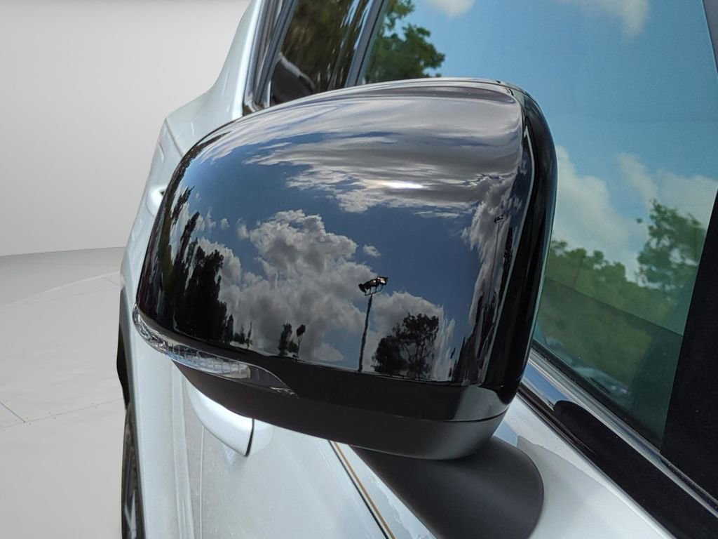 New 2026 Volvo XC40 B5 Plus w/ Protection Package Premier AWD/4WD image 11