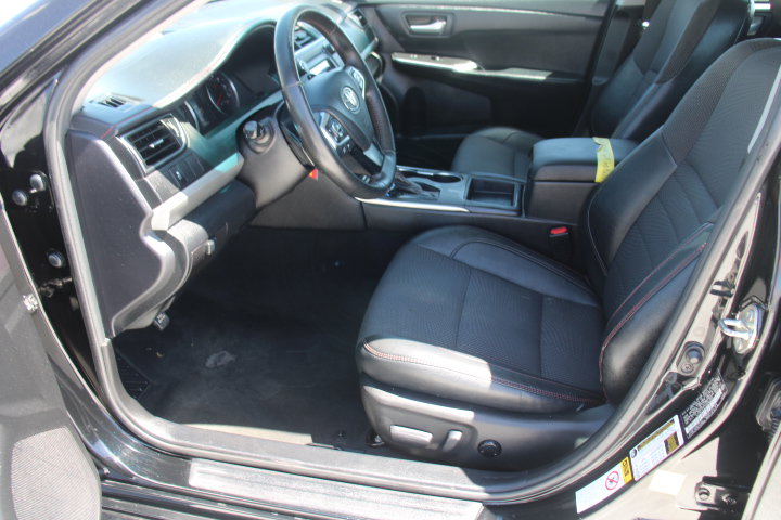 Used 2017 Toyota Camry SE FWD image 11