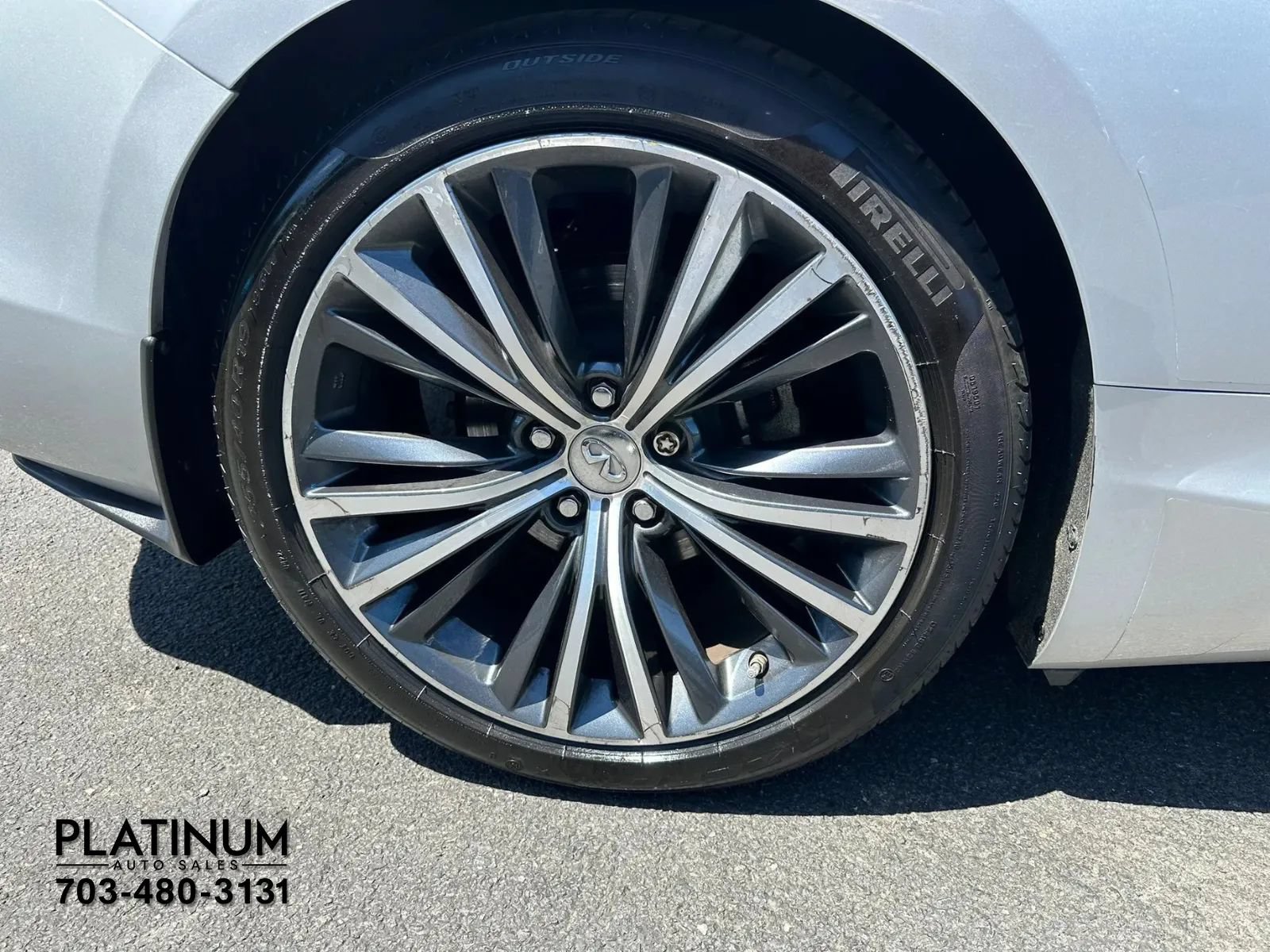 Used 2019 INFINITI Q60 3.0t Luxe w/ Essential Package AWD/4WD image 17