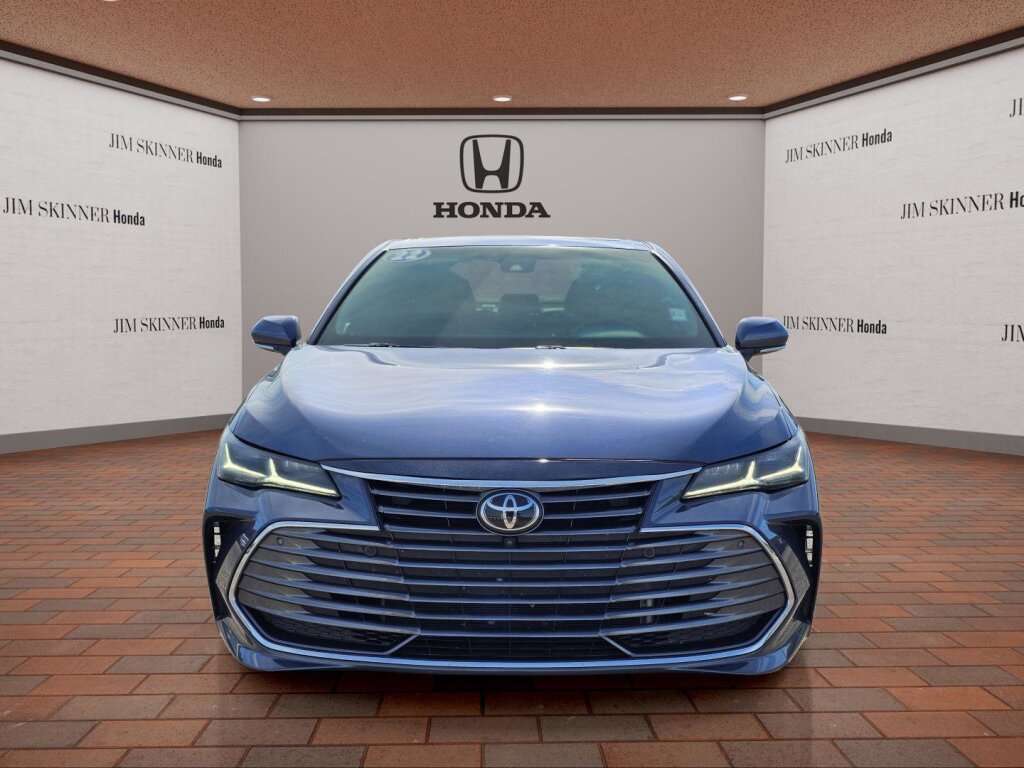 Used 2022 Toyota Avalon Limited w/ Advanced Safety Package image 2