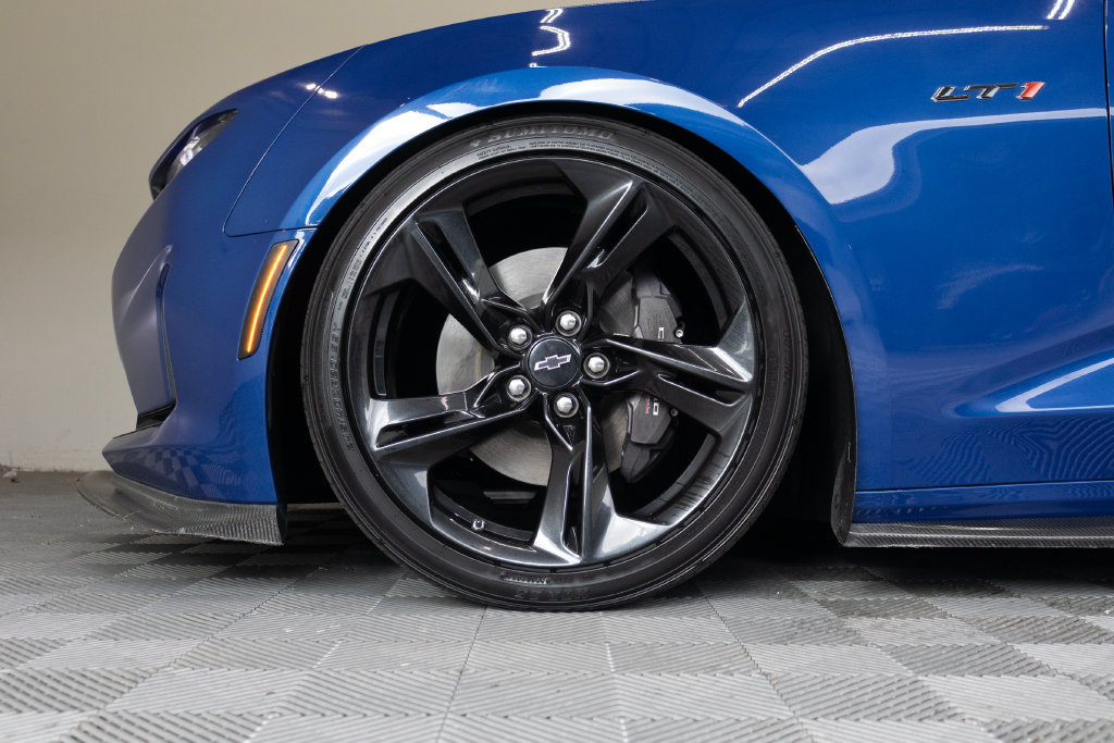 Used 2021 Chevrolet Camaro LT RWD image 9
