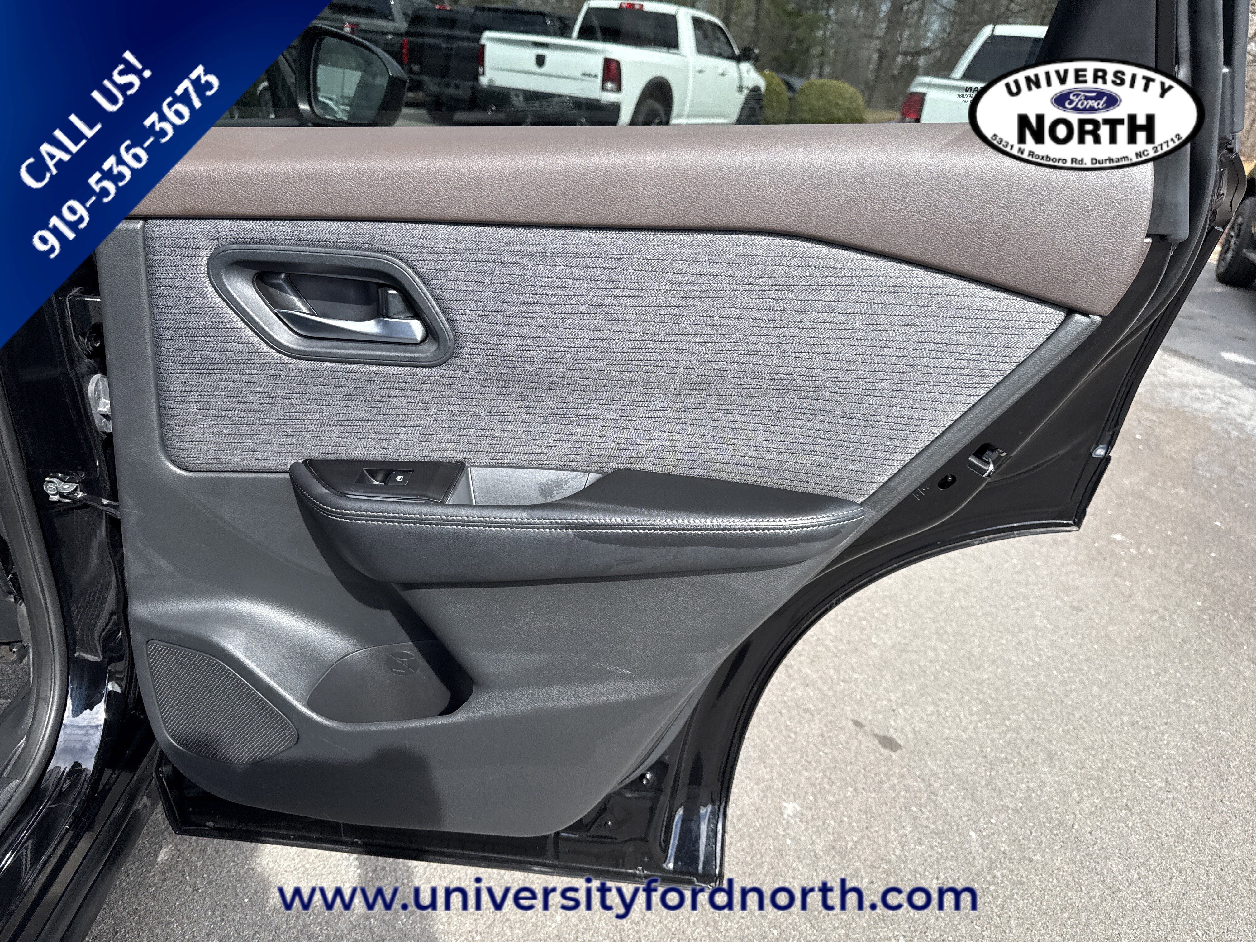 Used 2023 Nissan Rogue SV image 34