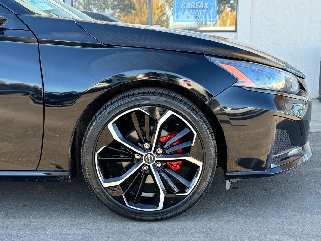 Used 2023 Nissan Altima 2.5 SR image 2