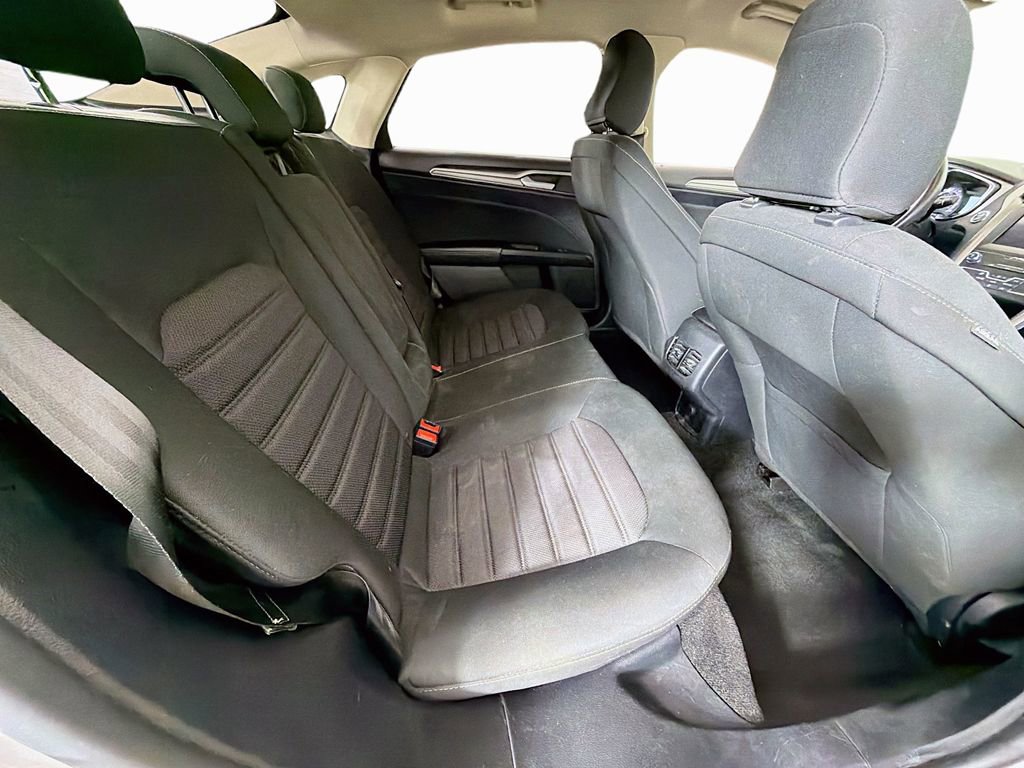 Used 2020 Ford Fusion SE image 21