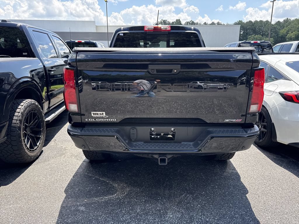 Used 2024 Chevrolet Colorado ZR2 w/ ZR2 Convenience Package III AWD/4WD image 18