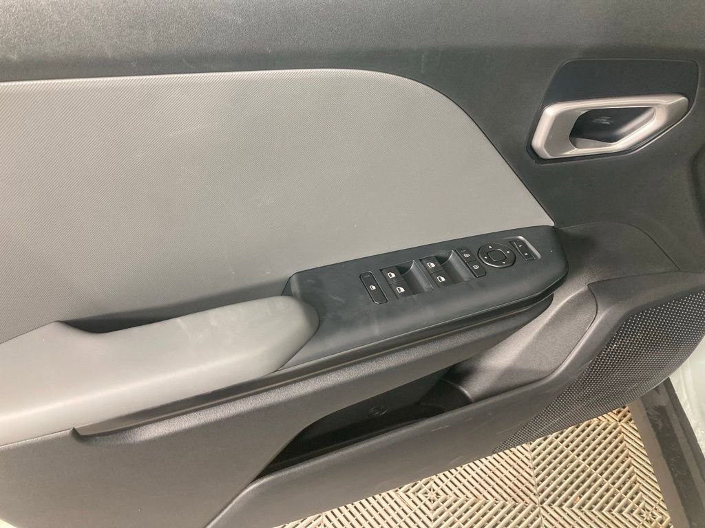 New 2025 Kia K4 LXS image 11
