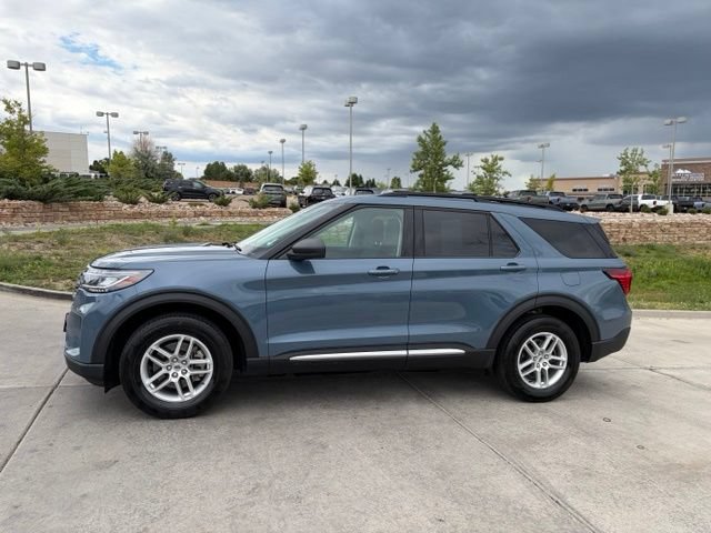 Used 2025 Ford Explorer Active AWD/4WD image 34