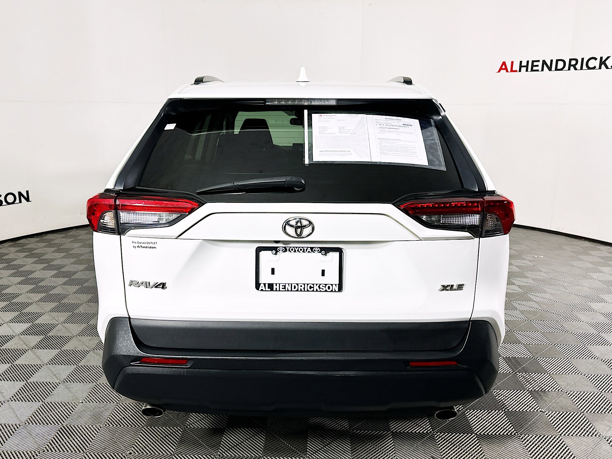 Used 2021 Toyota RAV4 XLE image 4