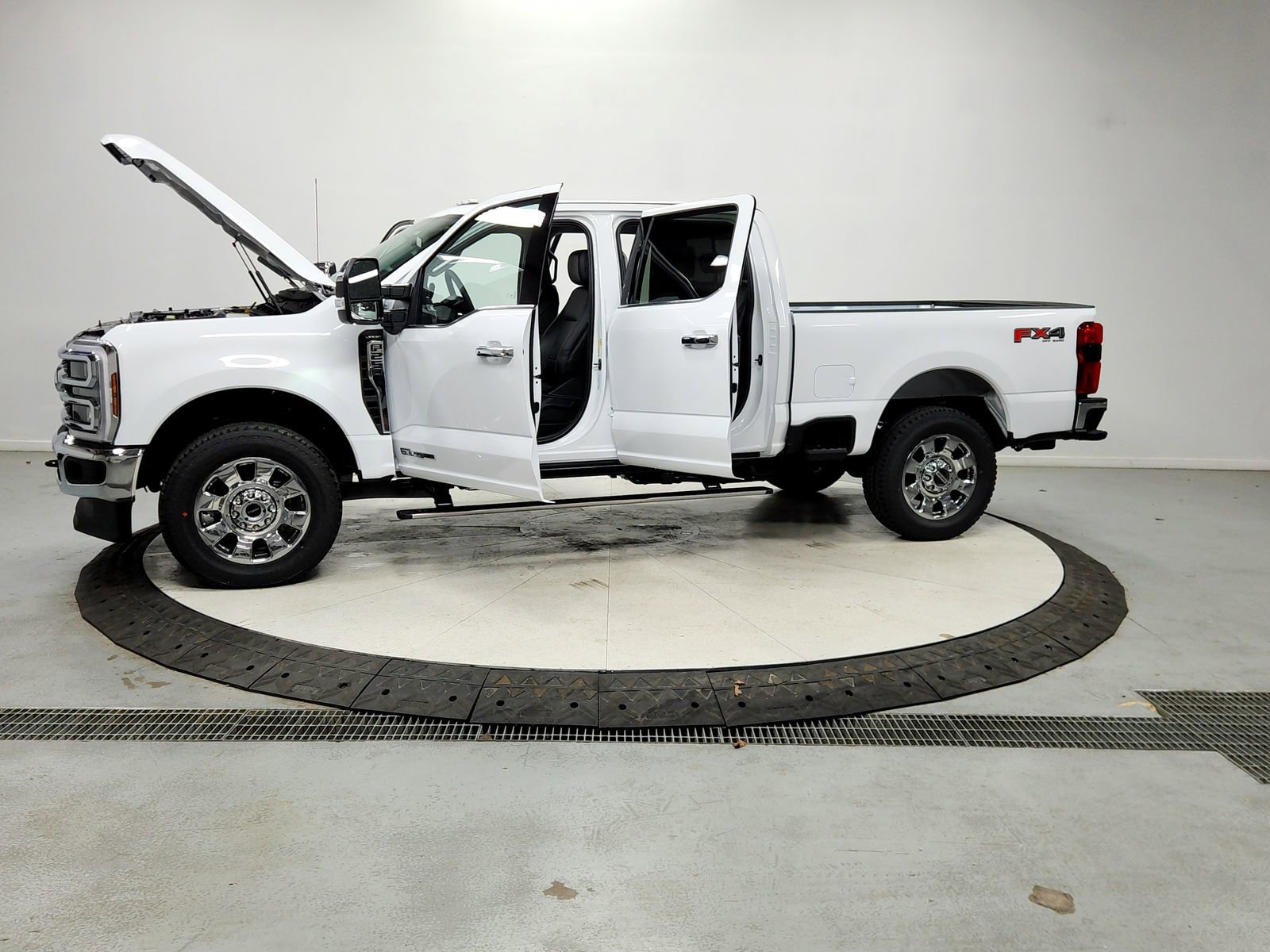 New 2026 Ford F250 Lariat w/ Chrome Package image 12