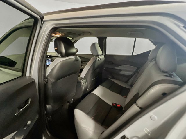 Used 2024 Nissan Kicks SR w/ SR Premium Package FWD image 16
