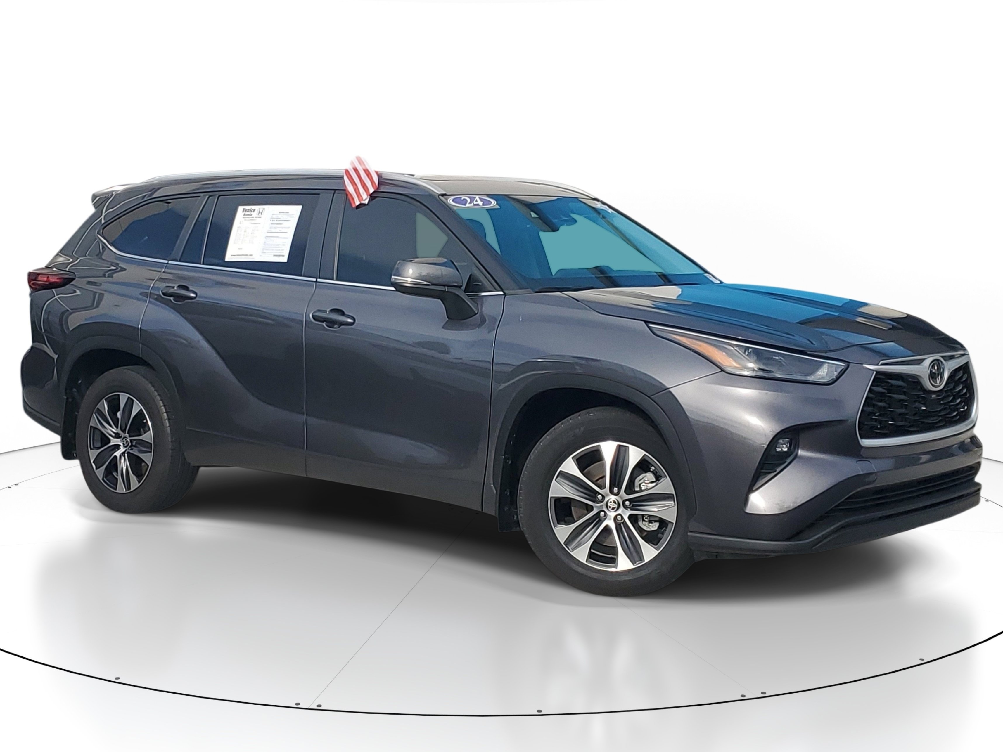 Used 2024 Toyota Highlander XLE