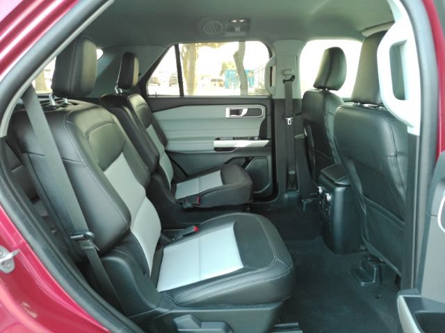Used 2023 Ford Explorer XLT w/ Equipment Group 202A AWD/4WD image 23