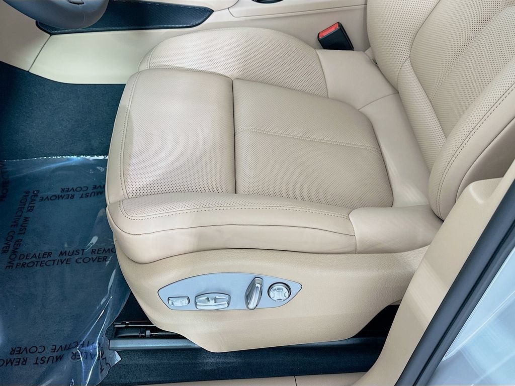 New 2026 Porsche Macan AWD/4WD image 22