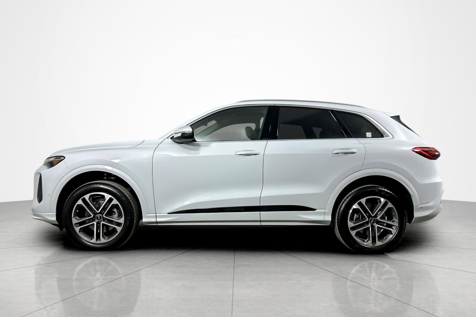 Used 2025 Audi Q5 Premium w/ Convenience Package AWD/4WD video 2