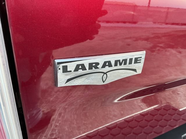 Used 2018 RAM 1500 Laramie w/ Convenience Group AWD/4WD image 22