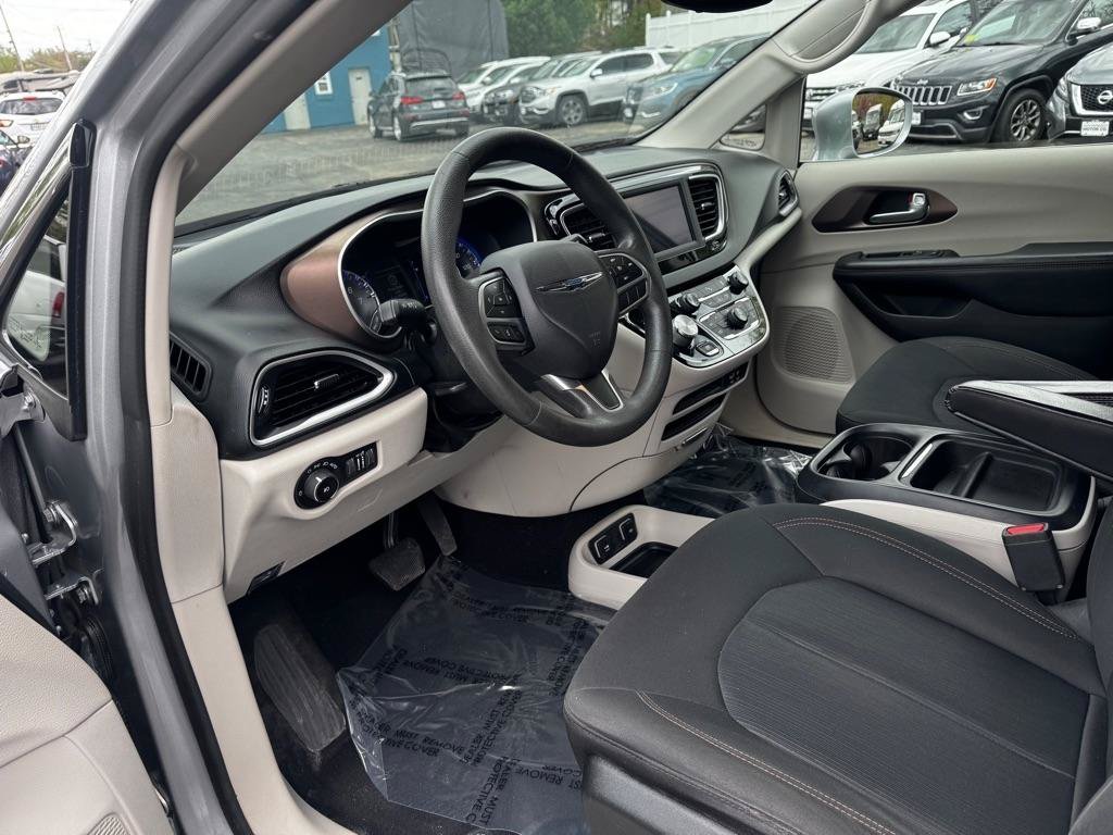 Used 2018 Chrysler Pacifica Touring Plus FWD image 13