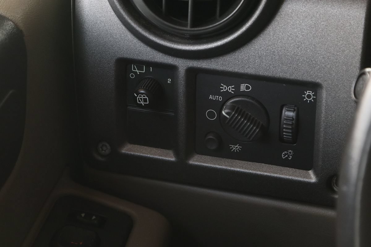 Used 2004 HUMMER H2 w/ Preferred Equipment Group AWD/4WD image 24