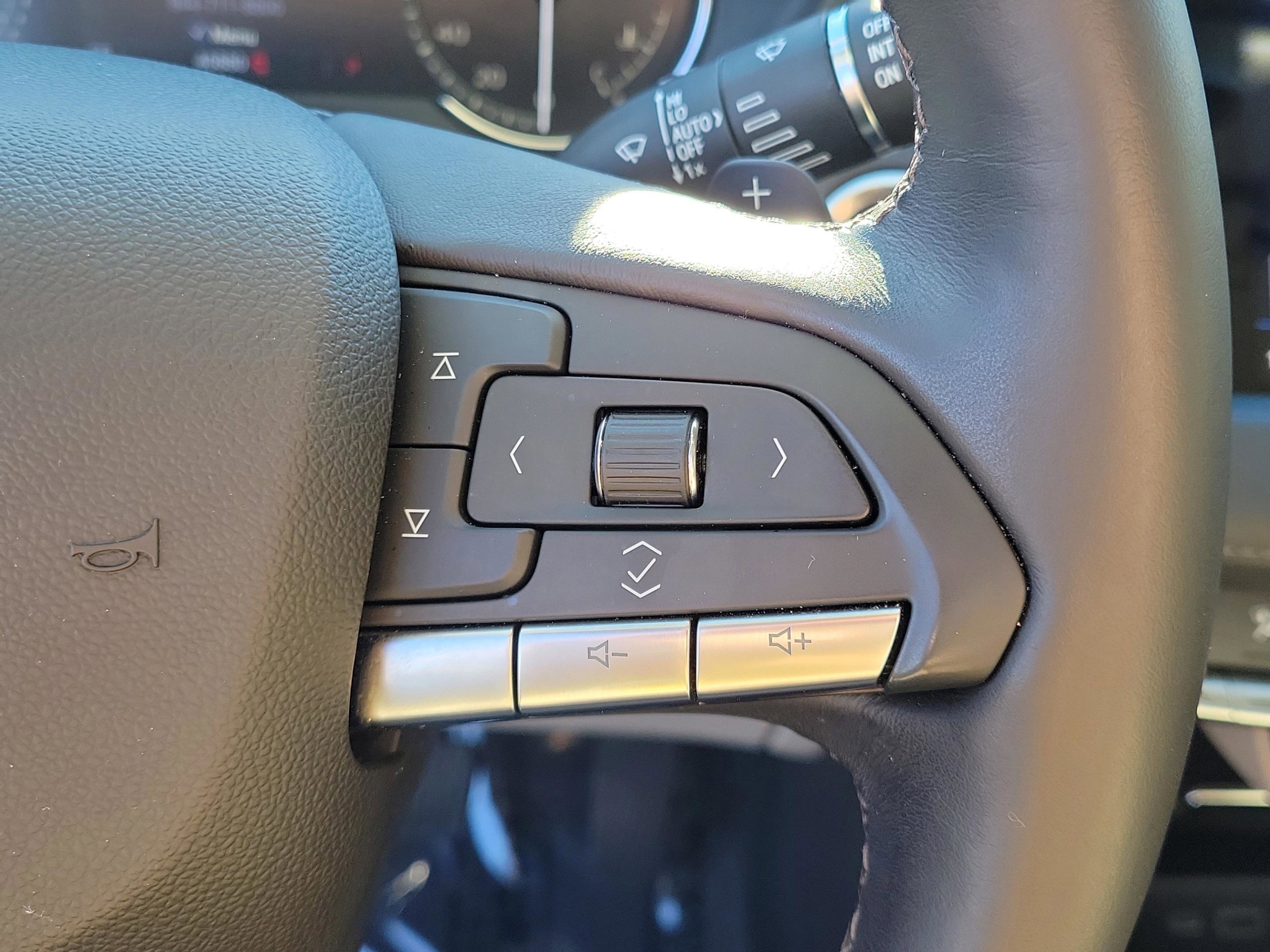 Used 2022 Cadillac XT4 Premium Luxury w/ Enhanced Visibility Package image 29