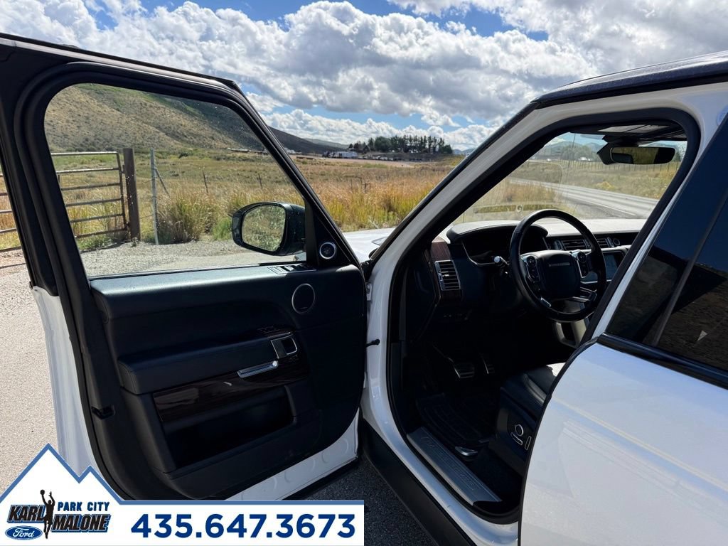 Used 2017 Land Rover Range Rover Supercharged AWD/4WD image 11