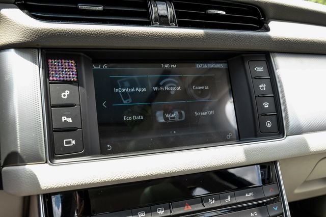 Used 2016 Jaguar XF Prestige RWD image 33