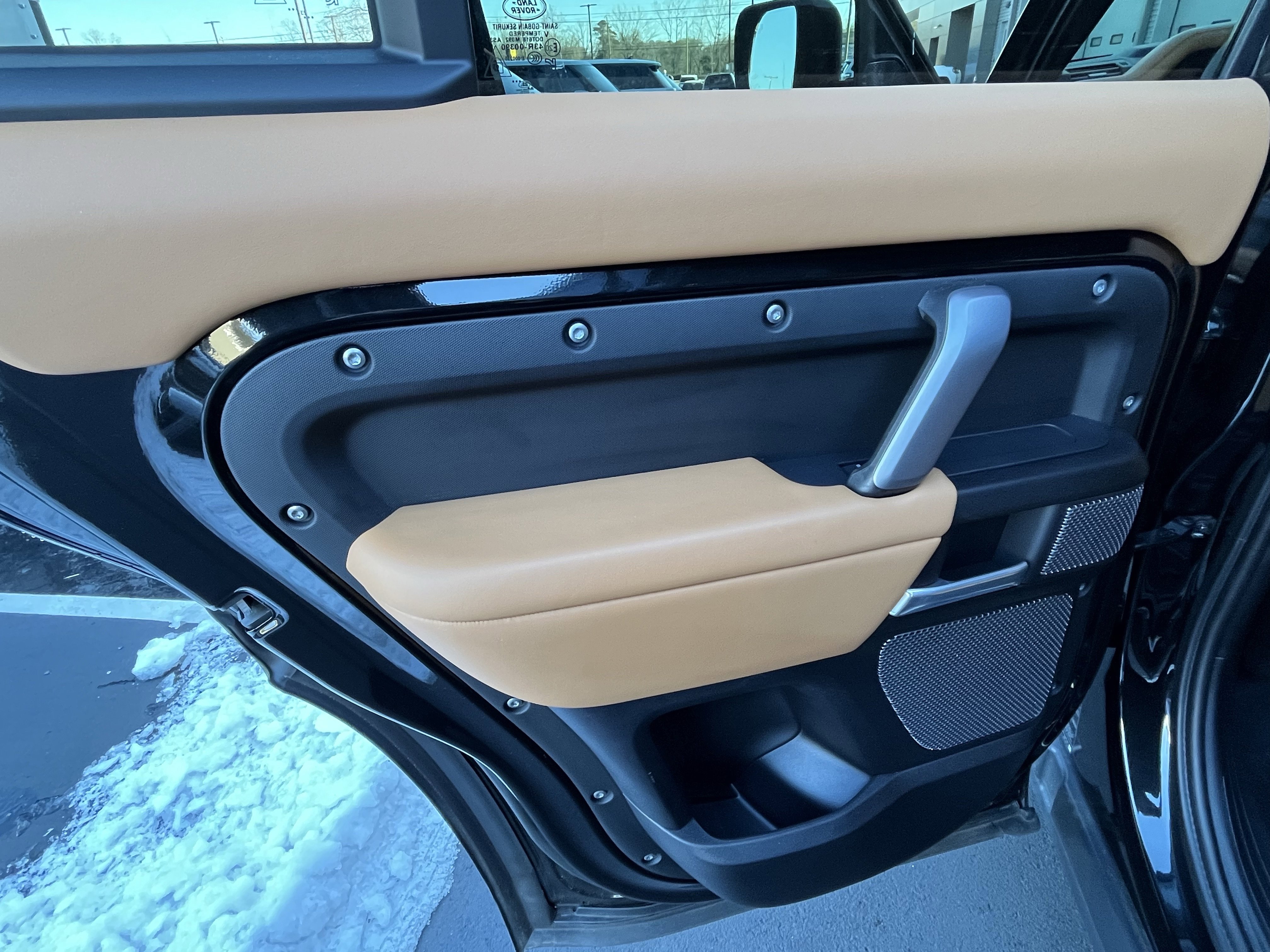 Used 2024 Land Rover Defender 110 V8 image 25