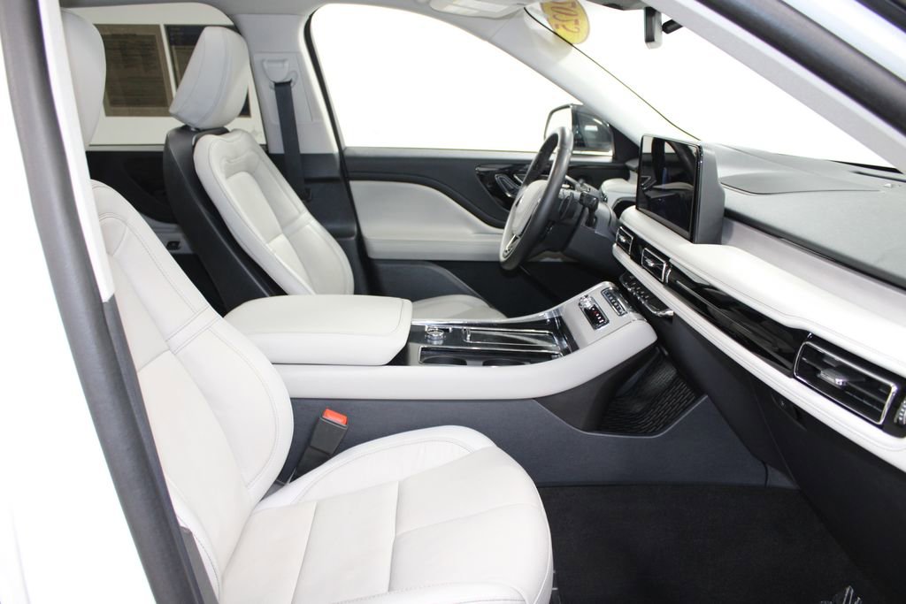 Used 2025 Lincoln Aviator Reserve w/ Illumination Package AWD/4WD image 29