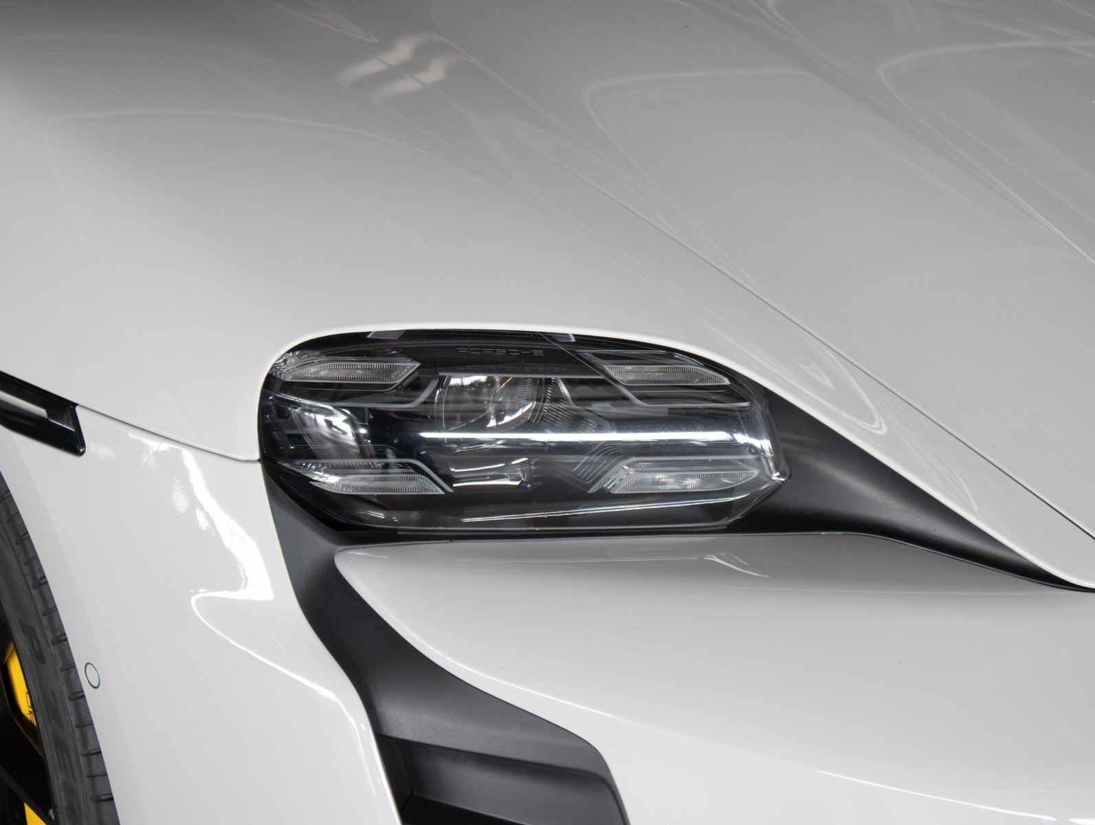 Certified 2022 Porsche Taycan Turbo S AWD/4WD image 31