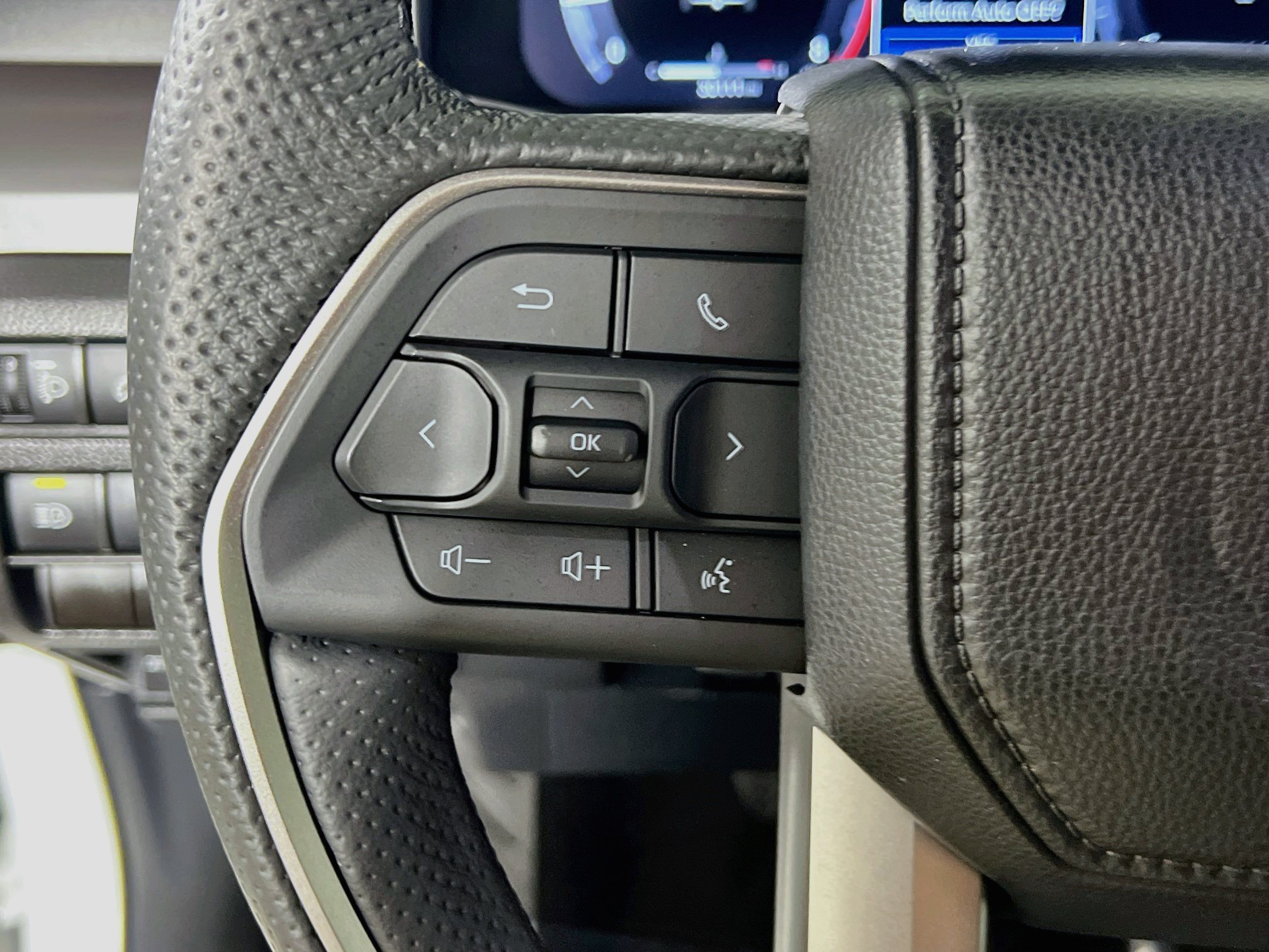 Used 2024 Toyota Tacoma TRD Off-Road AWD/4WD image 19