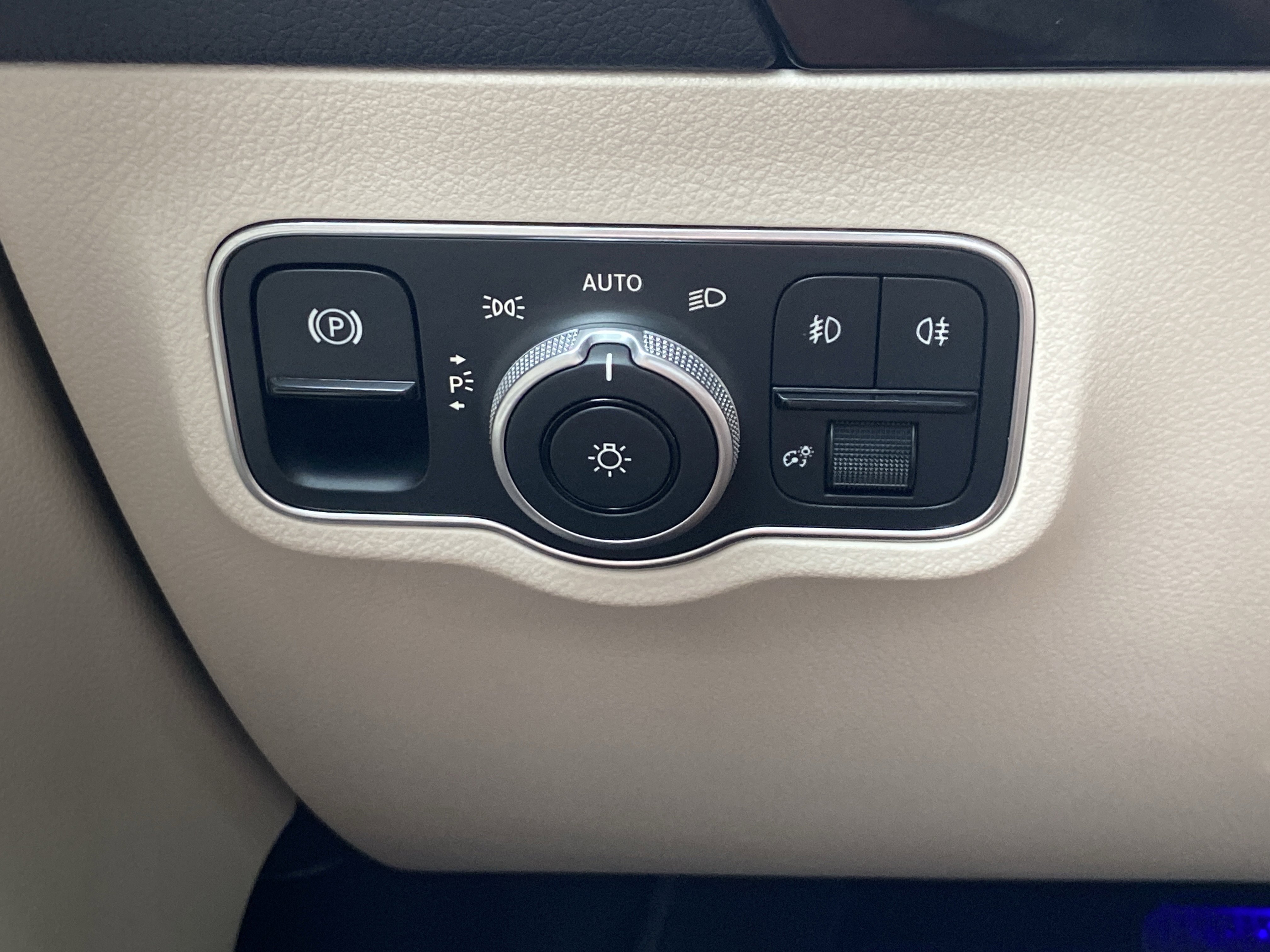 Certified 2025 Mercedes-Benz GLA 250 4MATIC image 23