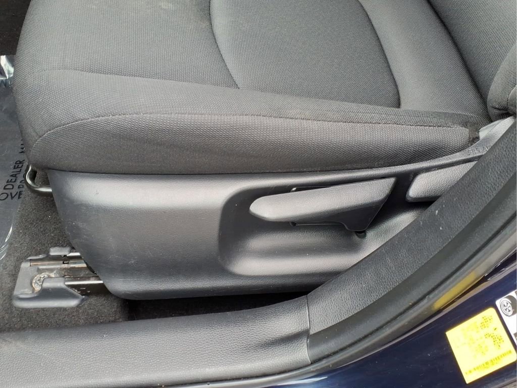 Used 2021 Toyota Corolla LE FWD image 19