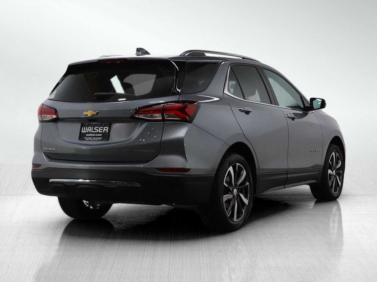 Used 2023 Chevrolet Equinox Premier AWD/4WD image 5