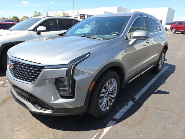 Used 2025 Cadillac XT4 Premium Luxury image 1